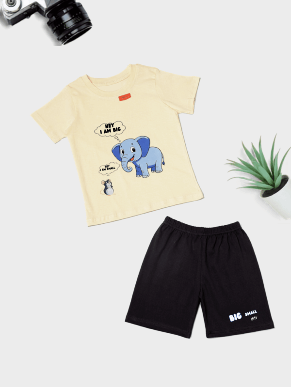 Unisex kids Elephant and Mouse Small vs Big theme co-ord set made from soft cotton, featuring adorable animal prints.